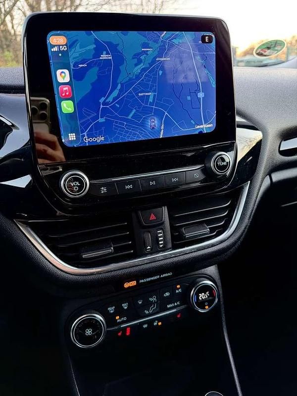 Gebraucht Ford Fiesta Cool & Connect 86 PS (63 kW) 2019 Schwarz Limousine