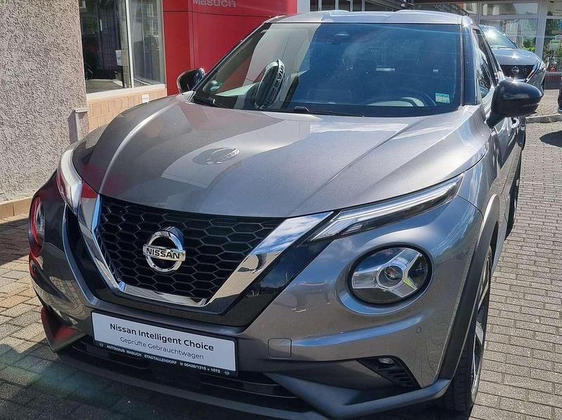 Gun metallic (m) Gebraucht 2022 Nissan Juke N-Connecta SUV | 19.990 € (Fairer Preis) - Bild 1/4