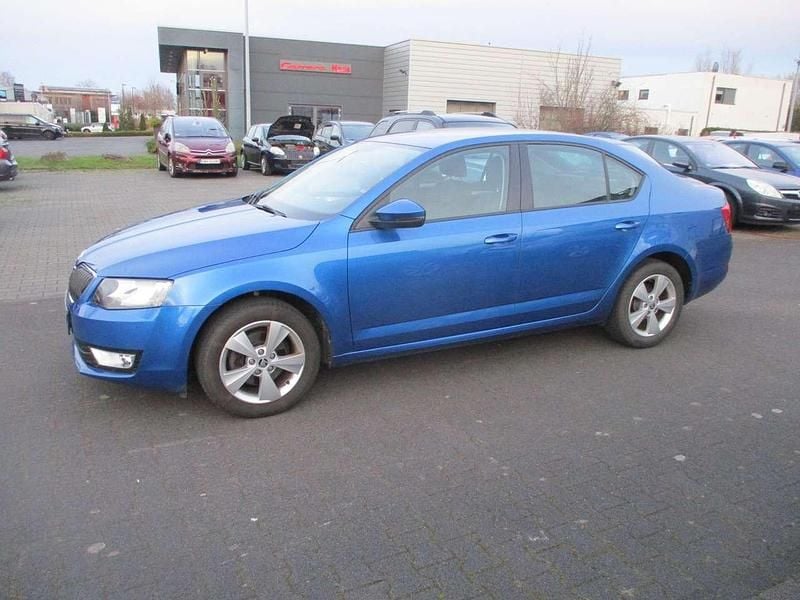 Blau Gebraucht 2013 Skoda Octavia Elegance Limousine | 5.950 € (Superpreis) - Bild 1/4
