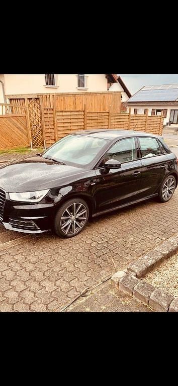 Schwarz Gebraucht 2016 Audi A1 Sportback Sport Kleinwagen | 13.200 € (Etwas zu teuer) - Bild 1/4
