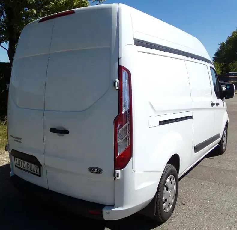 Używany Ford Transit Custom Trend 105 KM (77 kW) 2022 Biały Minivan
