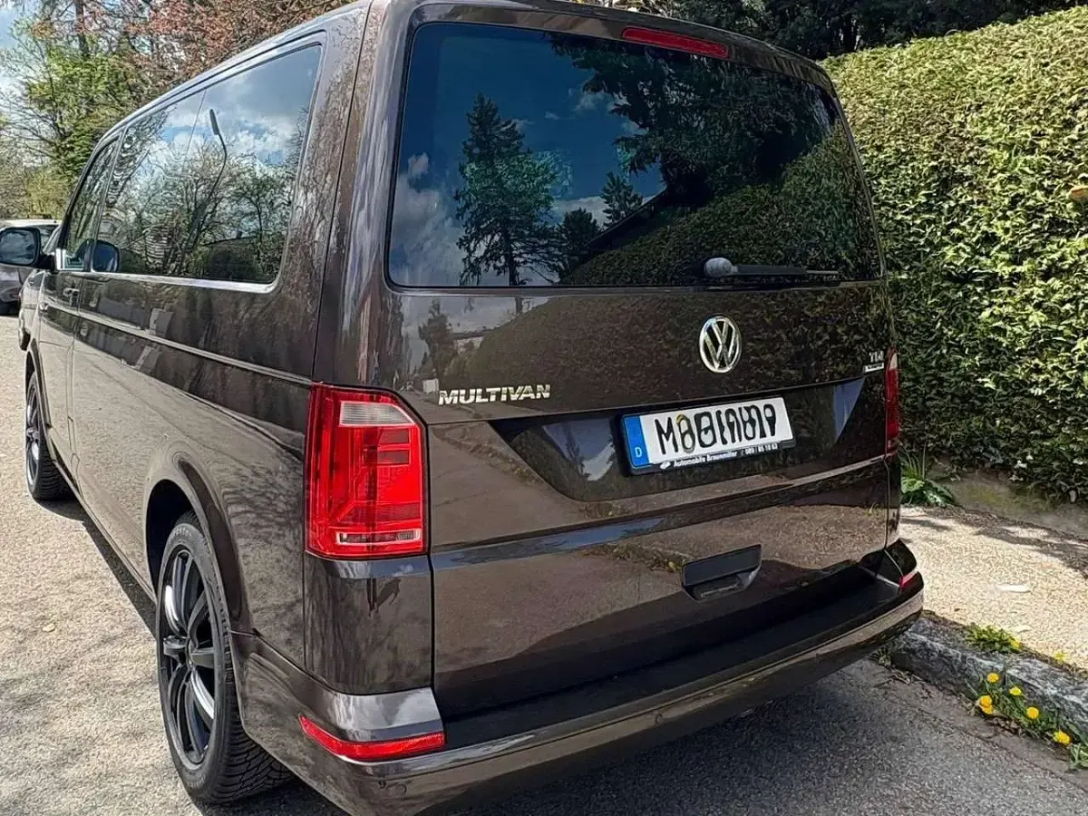 Gebraucht VW Multivan Trendline 150 PS (110 kW) 2016 Braun Van / Kleinbus