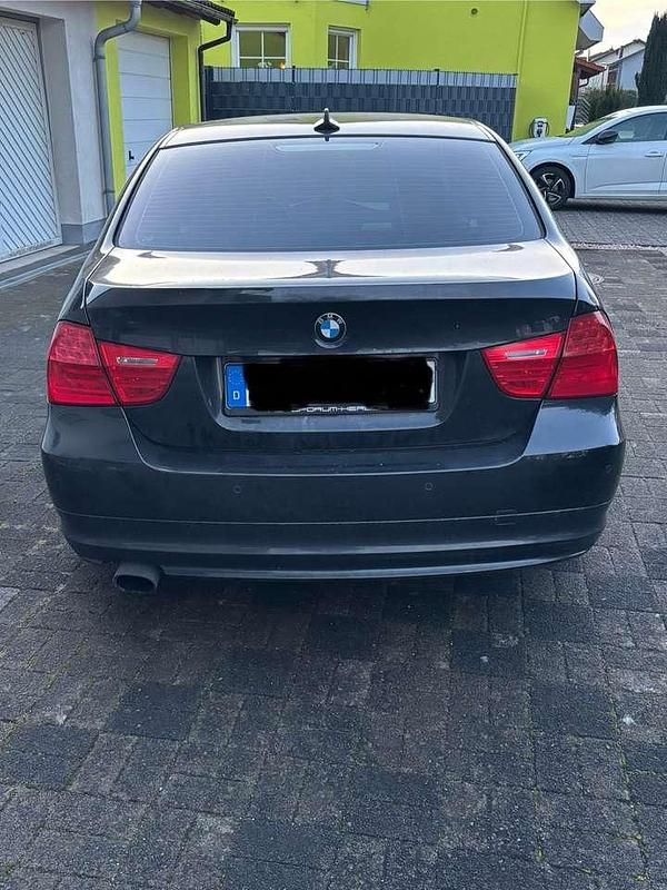 Gebraucht BMW 320 M Sport 177 PS (130 kW) 2009 Schwarz Limousine