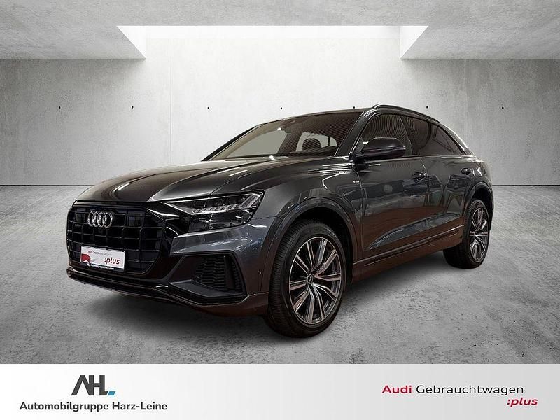Grau Gebraucht 2021 Audi Q8 S-Line SUV | 59.706 € (Teuer) - Bild 1/4
