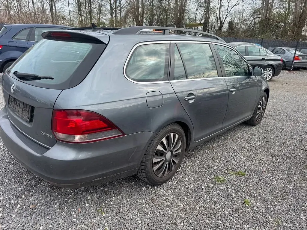 Gebraucht VW Golf VI Comfortline 140 PS (102 kW) 2011 Grau Kleinwagen