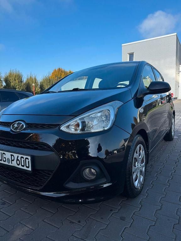 Schwarz Gebraucht 2015 Hyundai i10 Trend Kleinwagen | 5.250 € (Guter Preis) - Bild 1/4