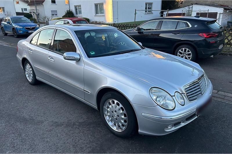 Gebraucht Mercedes E200 Elegance 122 PS (89 kW) 2004 Silber Limousine
