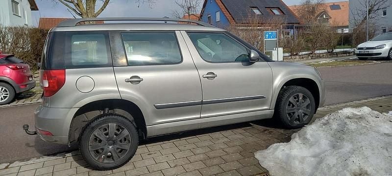 Gebraucht Skoda Yeti 110 PS (80 kW) 2015 Braun SUV