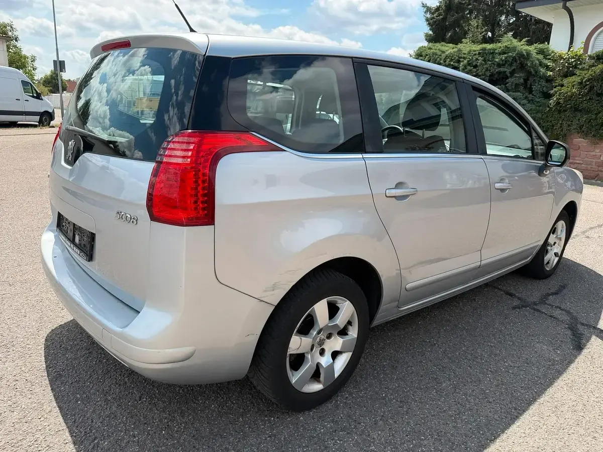 Gebraucht Peugeot 5008 156 PS (114 kW) 2011 Van / Kleinbus