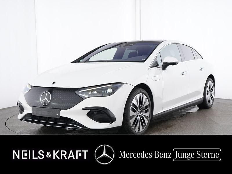 Weiß Gebraucht 2025 Mercedes EQE300 AMG Limousine | 59.880 € (Teuer) - Bild 1/4