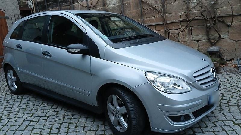 Gebraucht Mercedes B170 116 PS (85 kW) 2005 Silber Van / Kleinbus