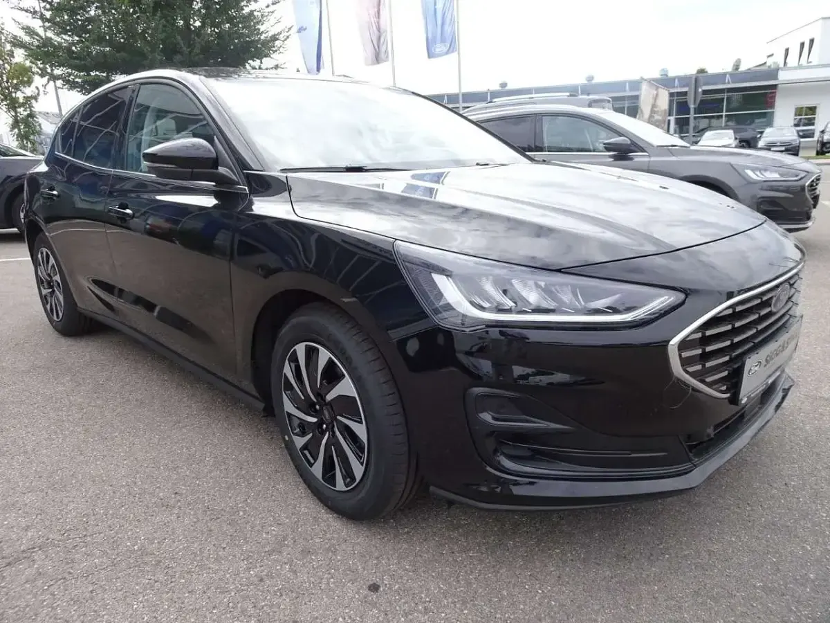 Neu Ford Focus Titanium 155 PS (114 kW) 2026 Agate black Limousine