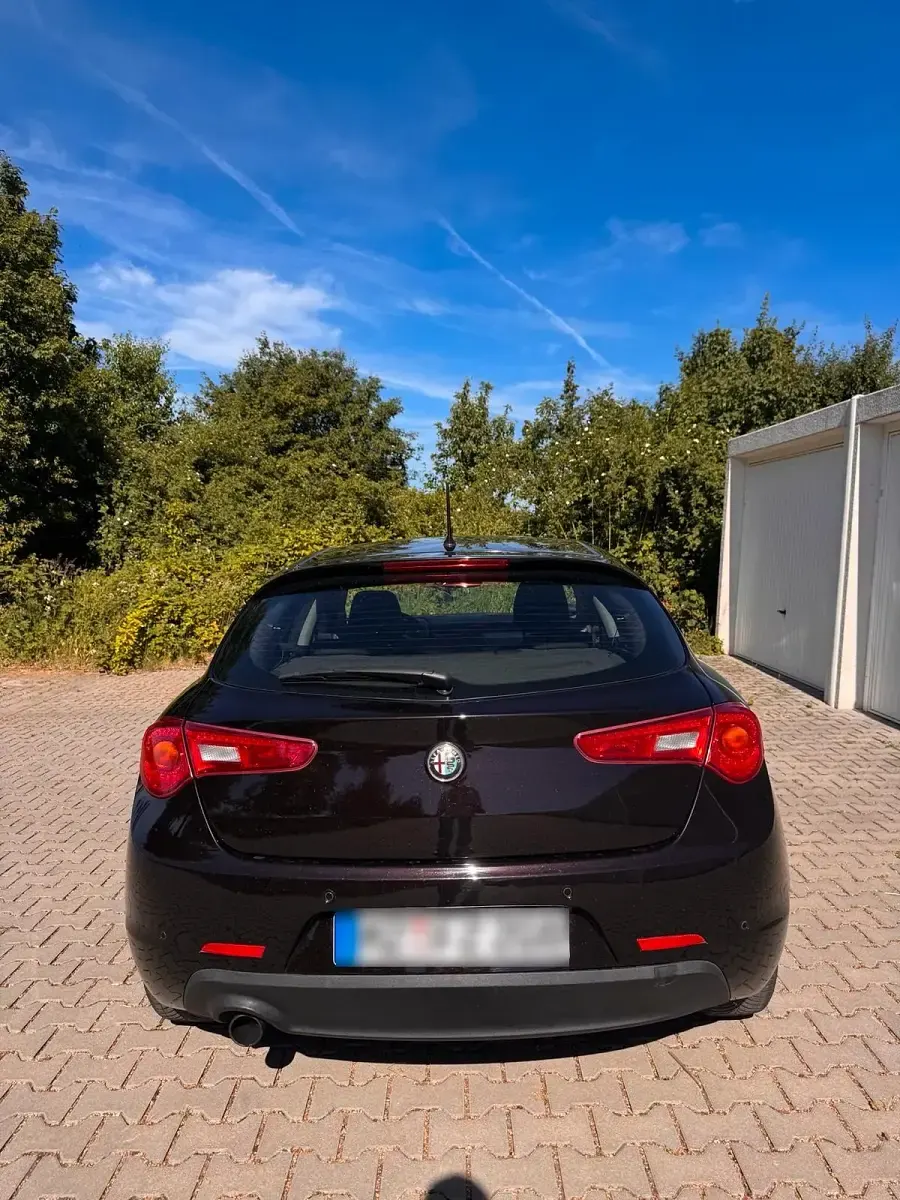 Gebraucht Alfa Romeo Giulietta 120 PS (88 kW) 2011 Schwarz Kleinwagen