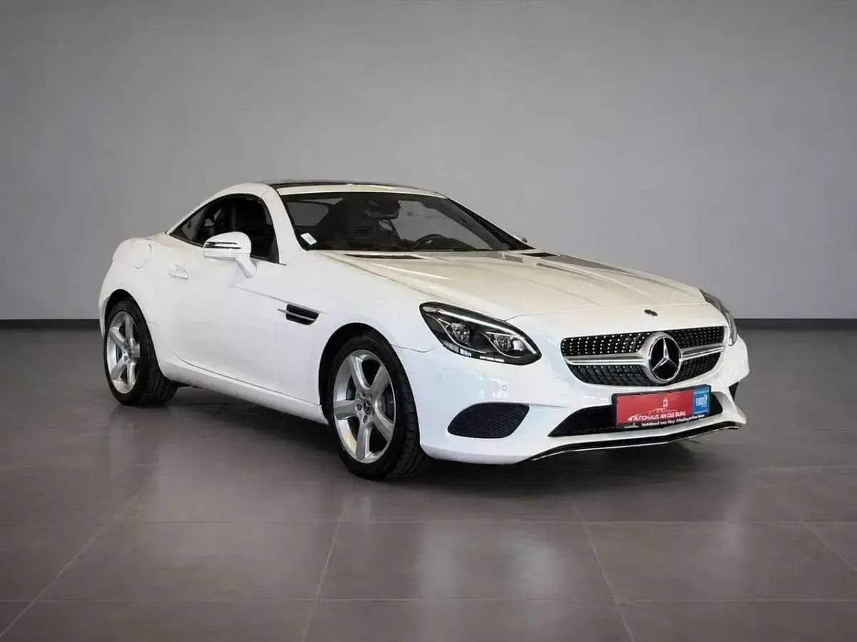 Gebraucht Mercedes SLC180 156 PS (114 kW) 2019 Weiß Cabrio