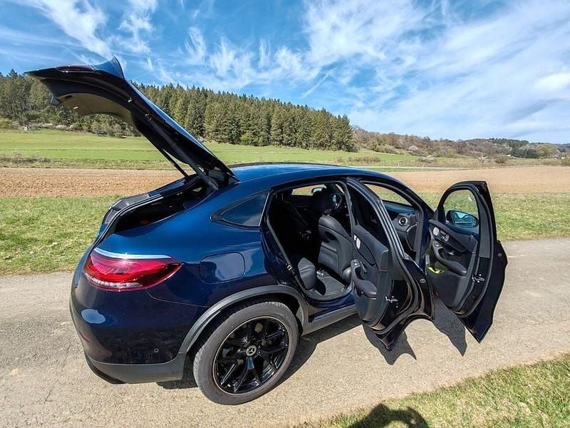 Gebraucht Mercedes GLC300 245 PS (180 kW) 2023 Blau Coupé