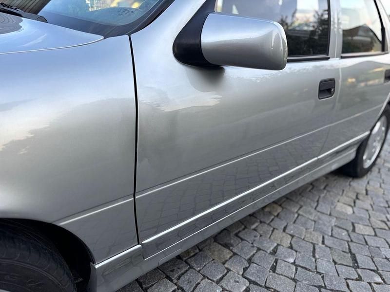 Gebraucht Opel Vectra 150 PS (110 kW) 1992 Silber Limousine