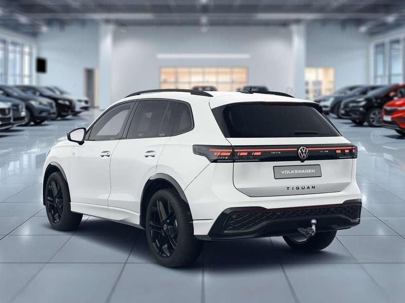 Neu VW Tiguan R-line 193 PS (141 kW) 2025 Pure white uni SUV