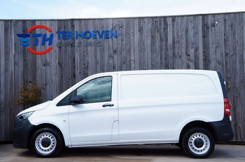 Weiß Gebraucht 2017 Mercedes Vito Van / Kleinbus | 12.950 € (Superpreis) - Bild 1/4
