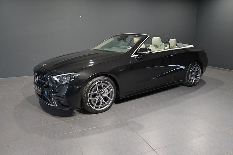 Obsidianschwarz metallic Gebraucht 2023 Mercedes E220 Business Cabrio | 48.900 € (Teuer) - Bild 1/3