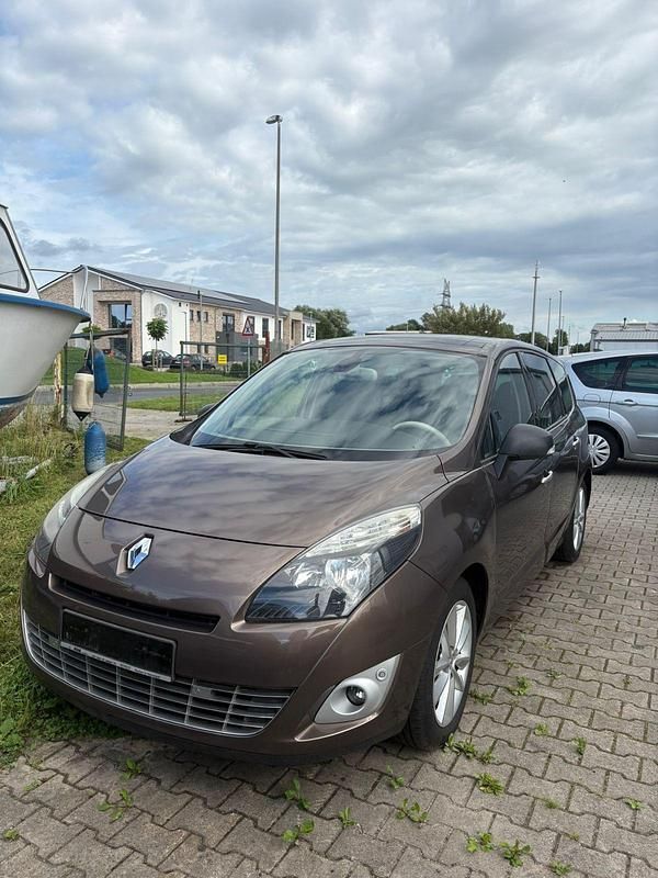 Braun Gebraucht 2009 Renault Grand Scénic III Van / Kleinbus | 4.150 € (Etwas zu teuer) - Bild 1/4