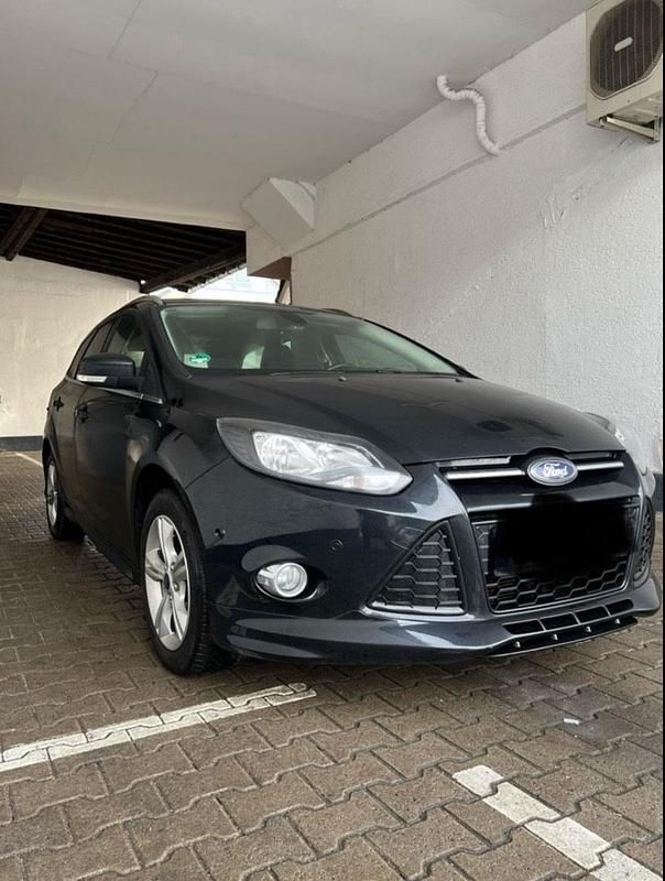 Gebraucht Ford Focus Titanium 115 PS (84 kW) 2014 Schwarz Kombi