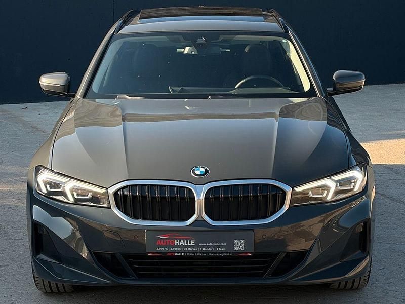 Gebraucht BMW 330 Sport Line 245 PS (180 kW) 2023 Grau Kombi