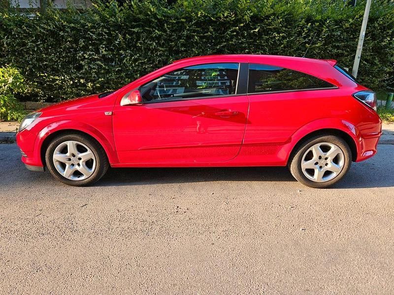 Rot Gebraucht 2007 Opel Astra GTC Limousine | 3.500 € (Etwas zu teuer) - Bild 1/4
