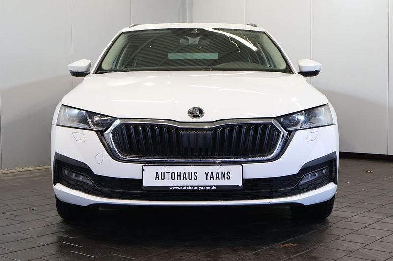 Gebraucht Skoda Octavia Ambition 150 PS (110 kW) 2022 Weiß Limousine