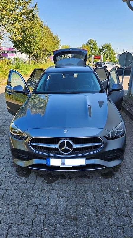 Grau Gebraucht 2022 Mercedes C220 Kombi | 33.500 € (Guter Preis) - Bild 1/4