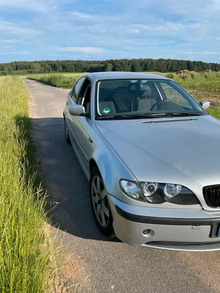 Gebraucht BMW 320 170 PS (125 kW) 2004 Silber Limousine