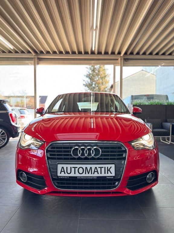 Gebraucht Audi A1 Ambition 122 PS (89 kW) 2014 Rot Kleinwagen