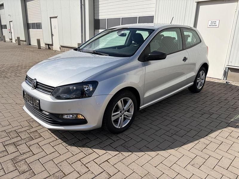 Gebraucht VW Polo Trendline 60 PS (44 kW) 2015 Silber Kleinwagen