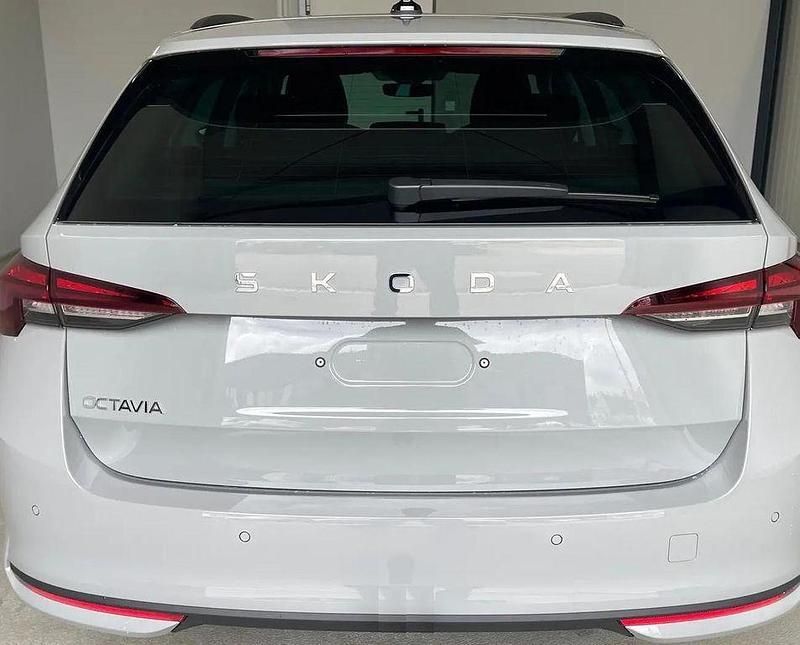 Weiß Neu 2025 Skoda Octavia Kombi | 28.980 € (Superpreis) - Bild 1/4