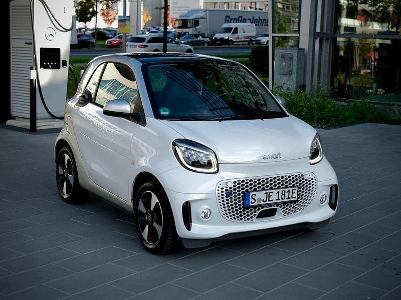 Weiß Gebraucht 2023 Smart ForTwo Electric Drive Cabrio | 14.200 € (Fairer Preis) - Bild 1/4