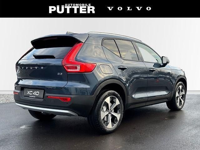 Neu Volvo XC40 Core 163 PS (119 kW) 2025 Blau SUV