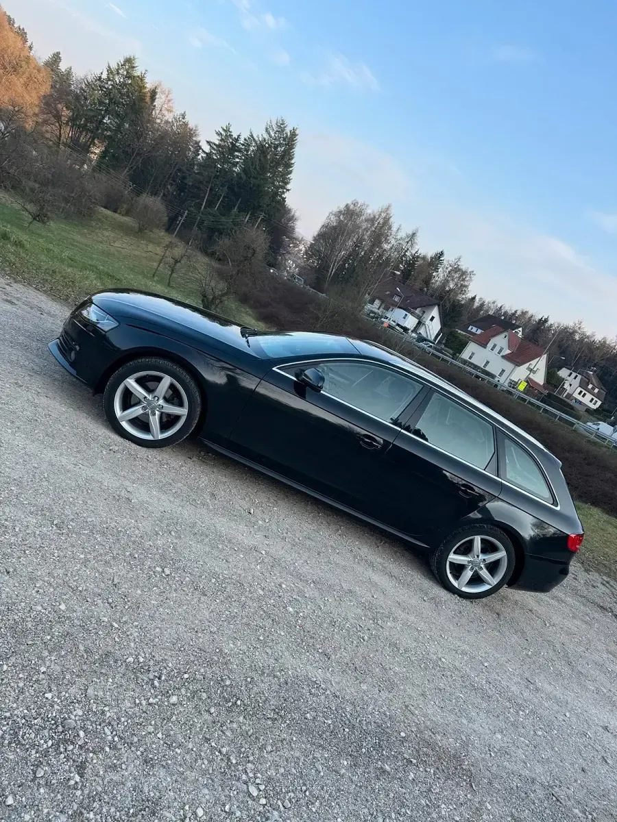 Gebraucht Audi A4 120 PS (88 kW) 2011 Schwarz Kombi