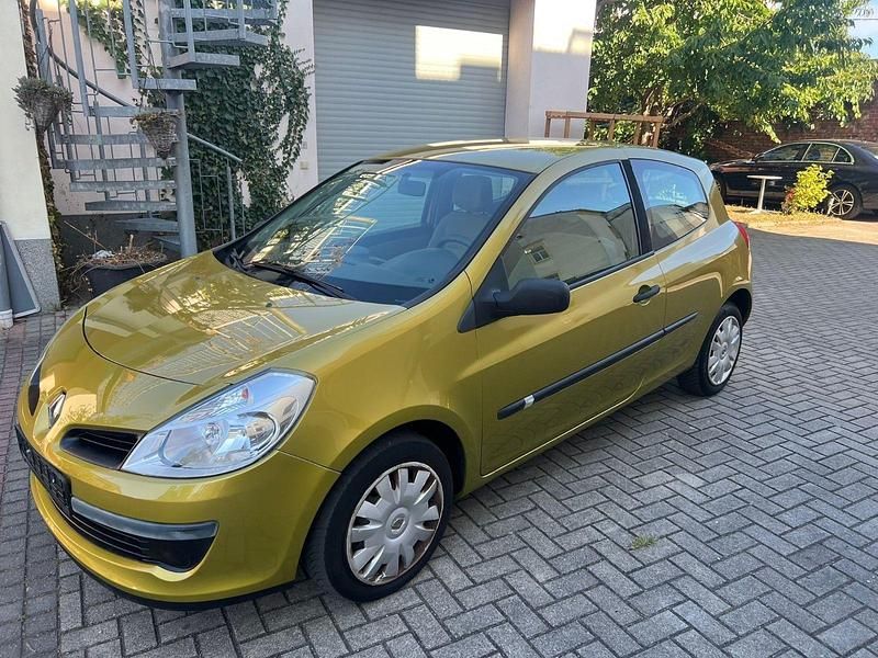 Gebraucht 2005 Renault Clio II Authentique Limousine | 2.490 € (Fairer Preis) - Bild 1/4