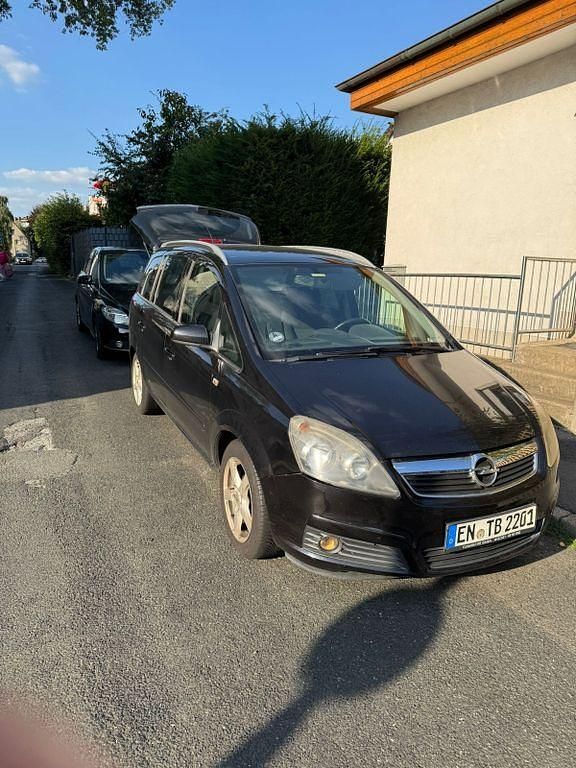 Saphirschwarz mi2 Gebraucht 2007 Opel Zafira Edition Van / Kleinbus | 650 € (Superpreis) - Bild 1/4