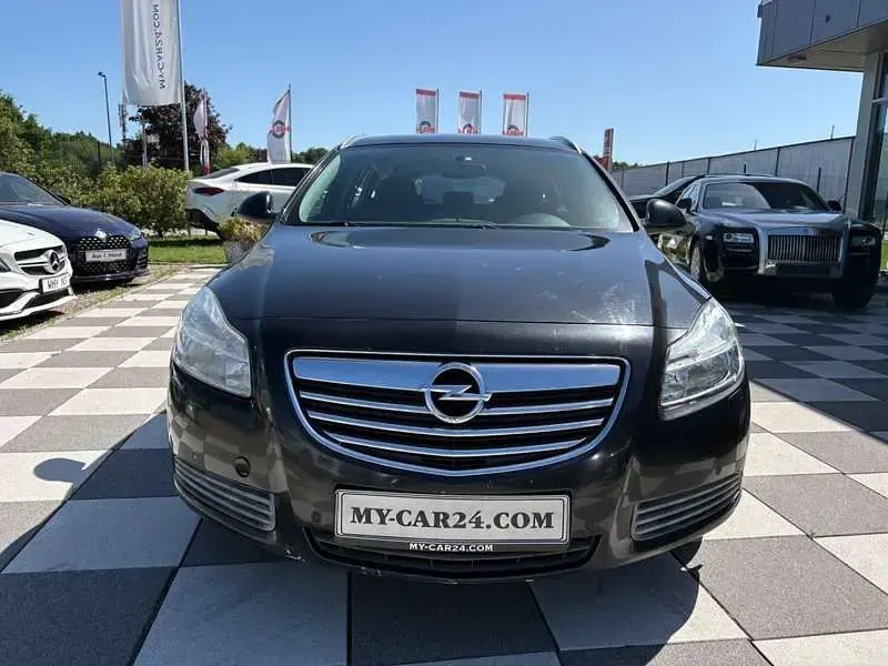 Gebraucht Opel Insignia Edition 131 PS (96 kW) 2011 Schwarz Kombi