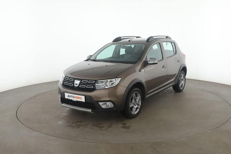 Braun Gebraucht 2018 Dacia Sandero Prestige Kleinwagen | 11.370 € (Etwas zu teuer) - Bild 1/3