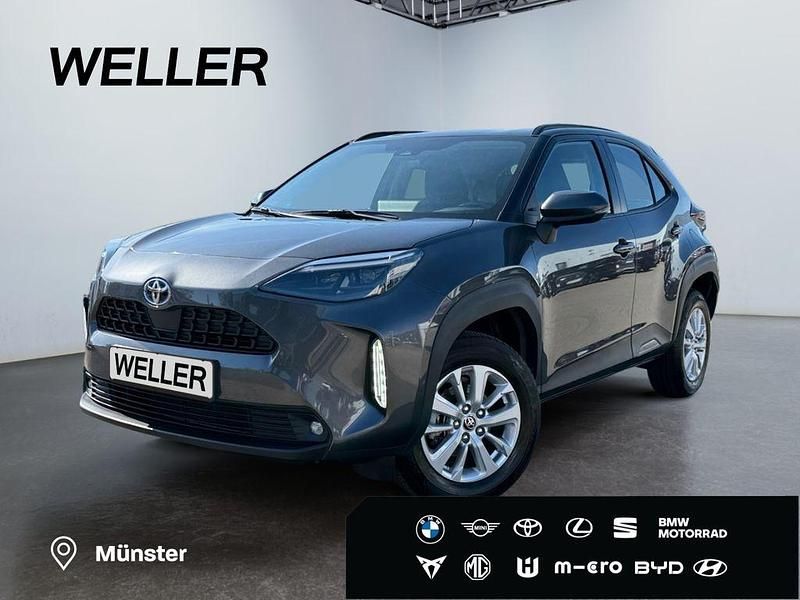 Grau Gebraucht 2024 Toyota Yaris Cross Comfort SUV | 25.990 € (Etwas zu teuer) - Bild 1/3