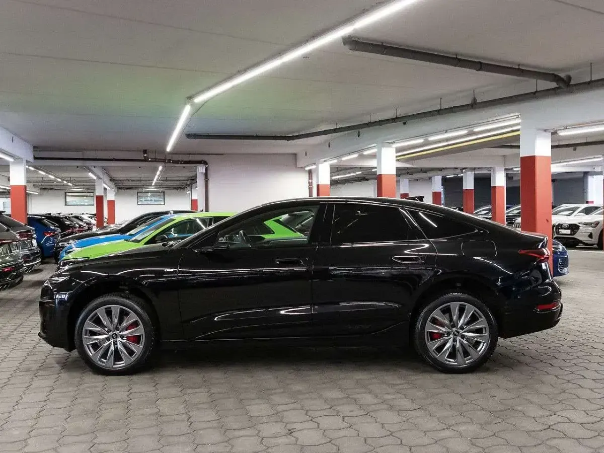 Gebraucht Audi e-tron 314 kW (428 PS) 2025 Mythosschwarz metallic SUV