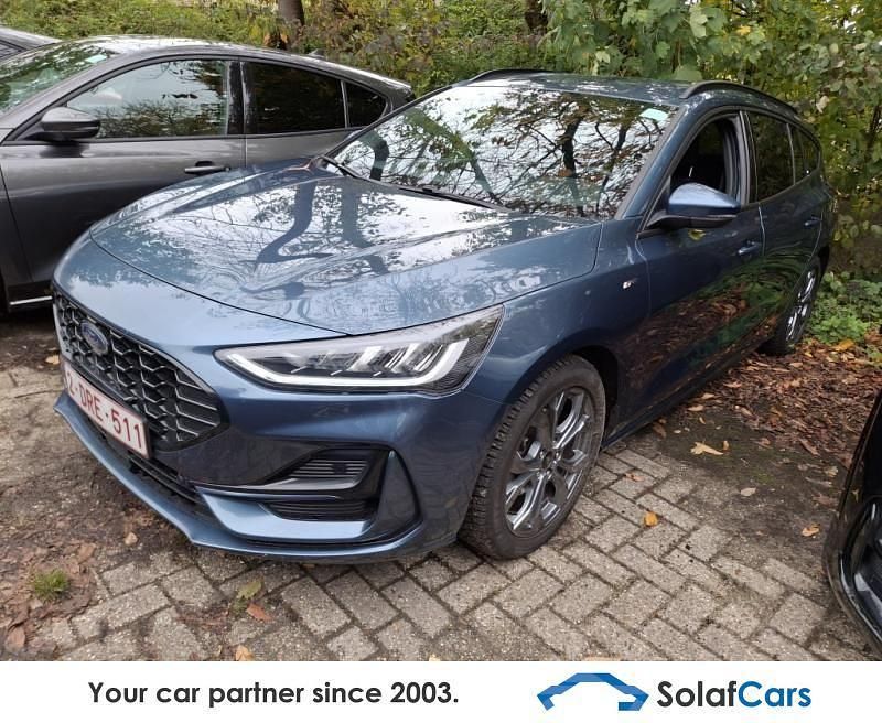 Blau Gebraucht 2023 Ford Focus ST-Line Limousine | 13.552 € (Superpreis) - Bild 1/4