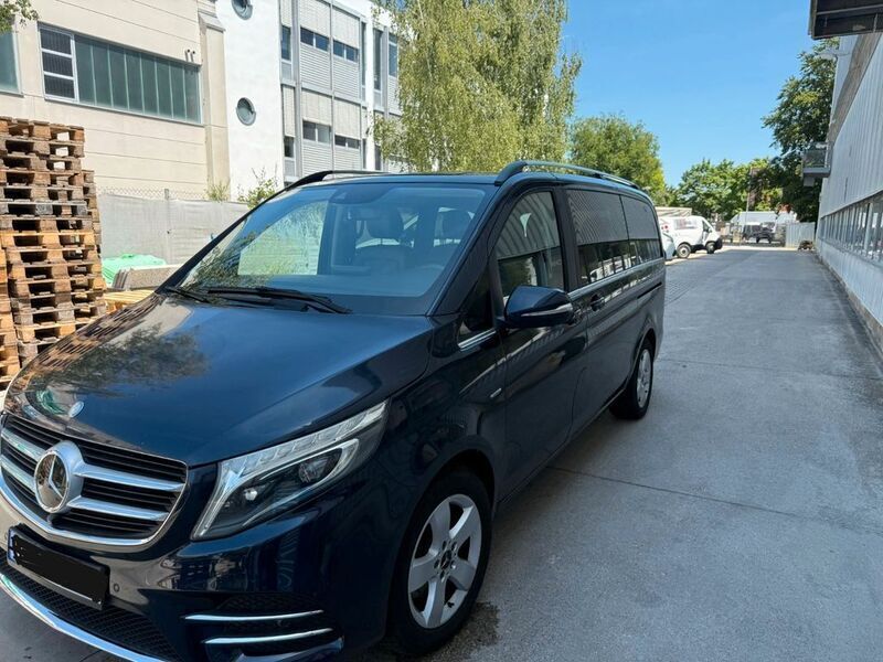 Blau Gebraucht 2015 Mercedes V250 Avantgarde Van / Kleinbus | 34.500 € (Fairer Preis) - Bild 1/4