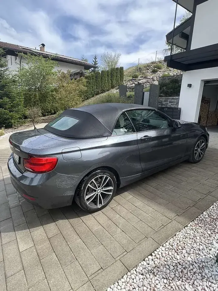 Gebraucht BMW 218 150 PS (110 kW) 2019 Grau Cabrio