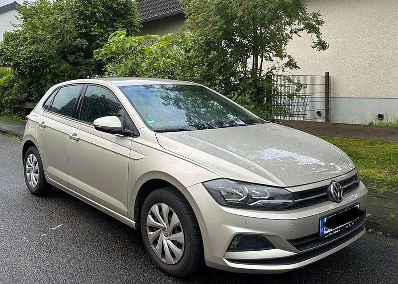 Grau Gebraucht 2019 VW Polo Comfortline Limousine | 12.000 € (Guter Preis) - Bild 1/4
