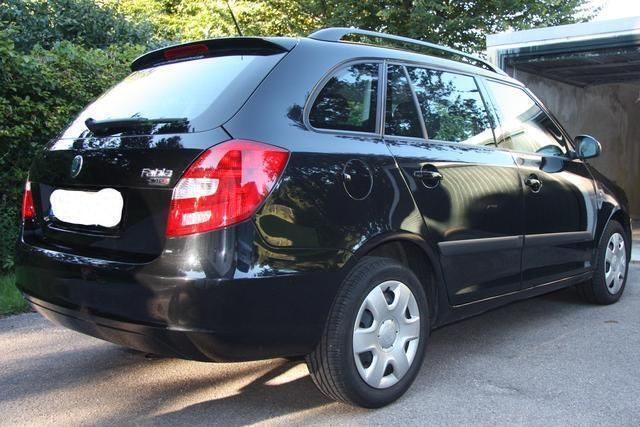 Schwarz metallic Gebraucht 2008 Skoda Fabia Ambiente Kleinwagen | 7.200 € - Bild 1/4