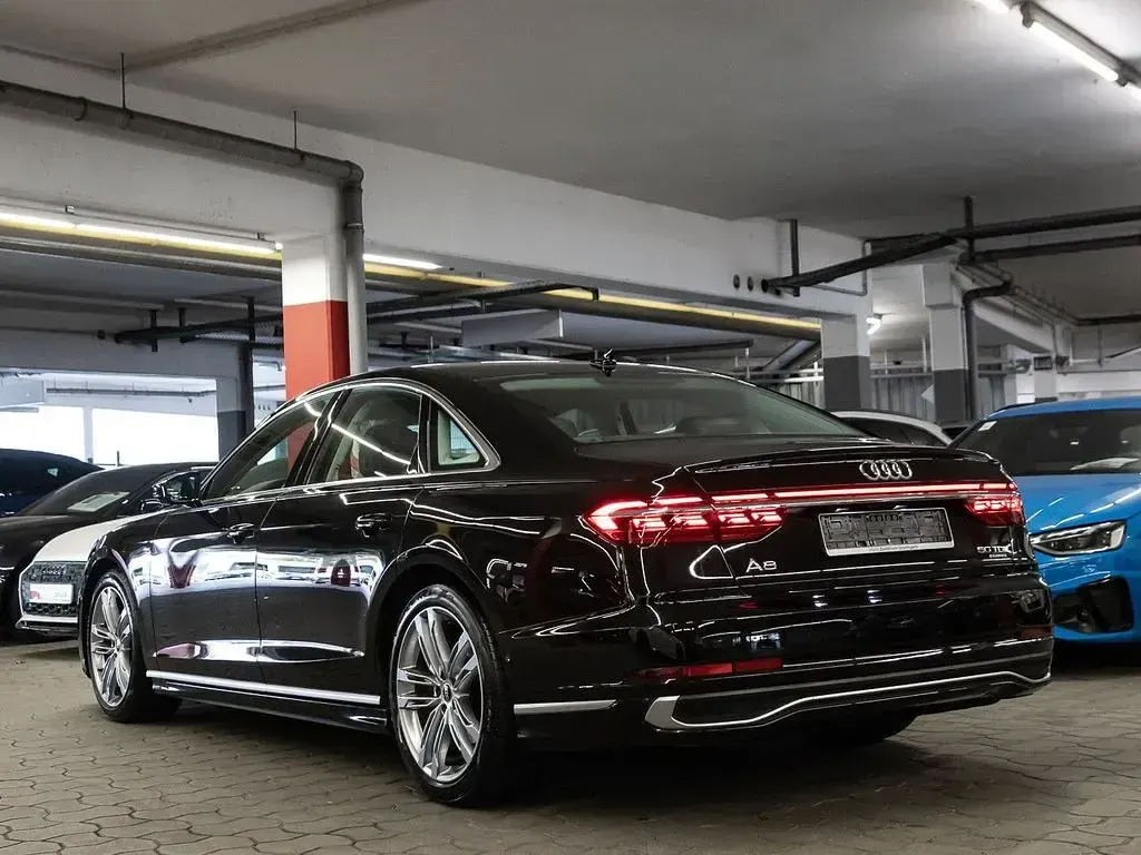 Gebraucht Audi A8 Design 286 PS (210 kW) 2024 Brillantschwarz Limousine