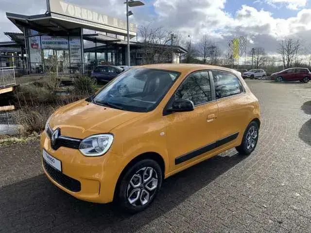 Mango gelb Gebraucht 2022 Renault Twingo Equilibre Kleinwagen | 14.990 € (Fairer Preis) - Bild 1/4