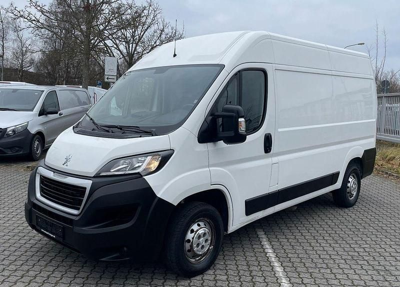 Gebraucht Peugeot Boxer 165 PS (121 kW) 2019 Weiß Van